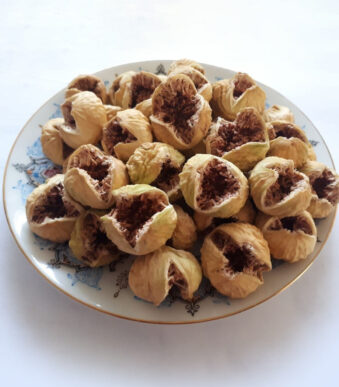 Premium Iranian Estahban Dried Fig, ideal for export markets seeking high-quality, flavorful dried figs.