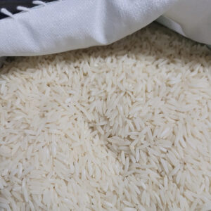 Iranian Rice with long grains and aromatic flavor, ideal for international trade and culinary use.